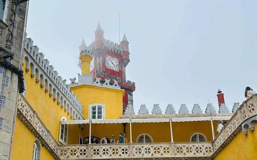 Lisbon: Half-Day Sintra Tour with Pena Palace and Regaleira